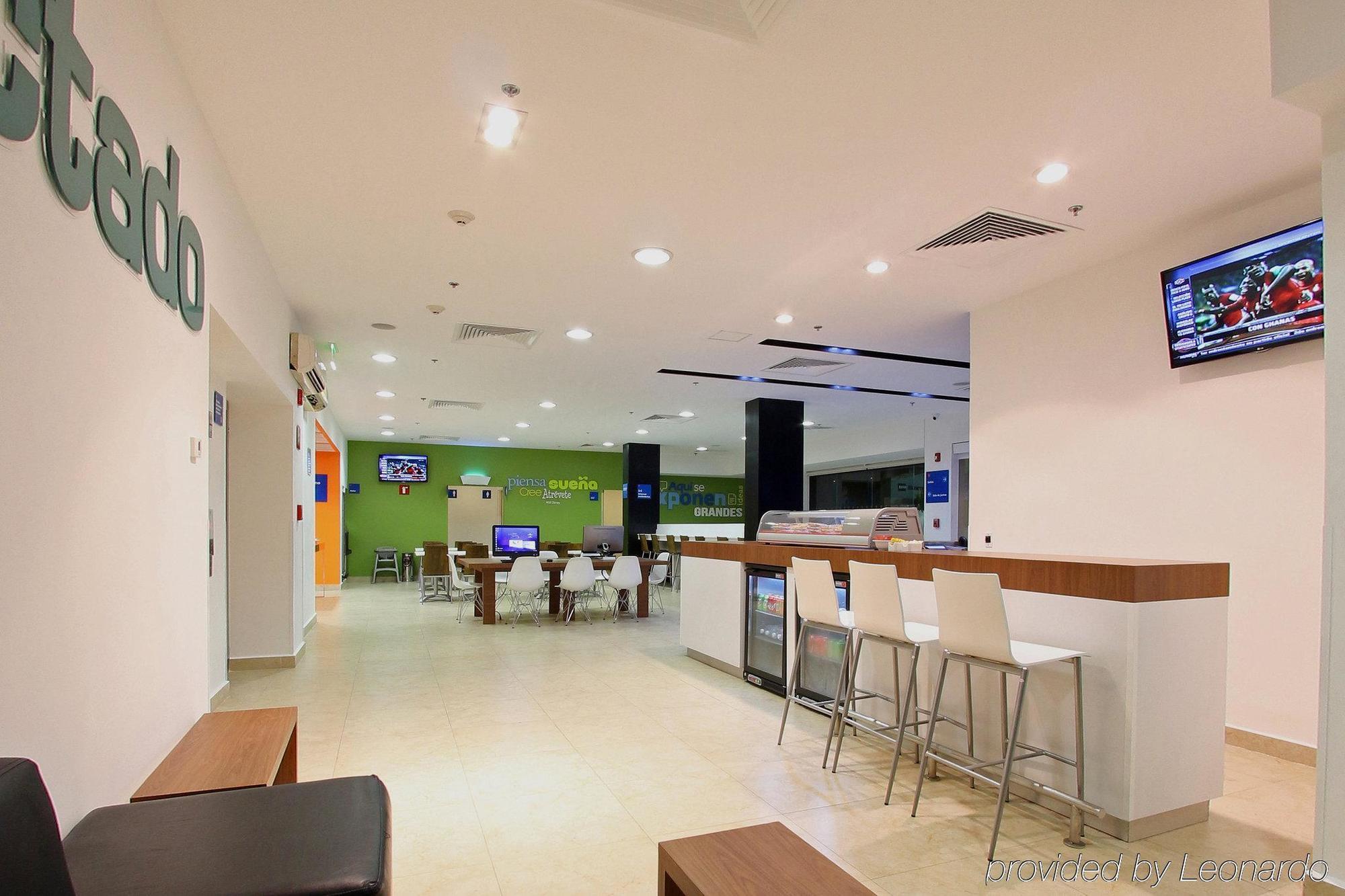 One Villahermosa Centro Interior foto